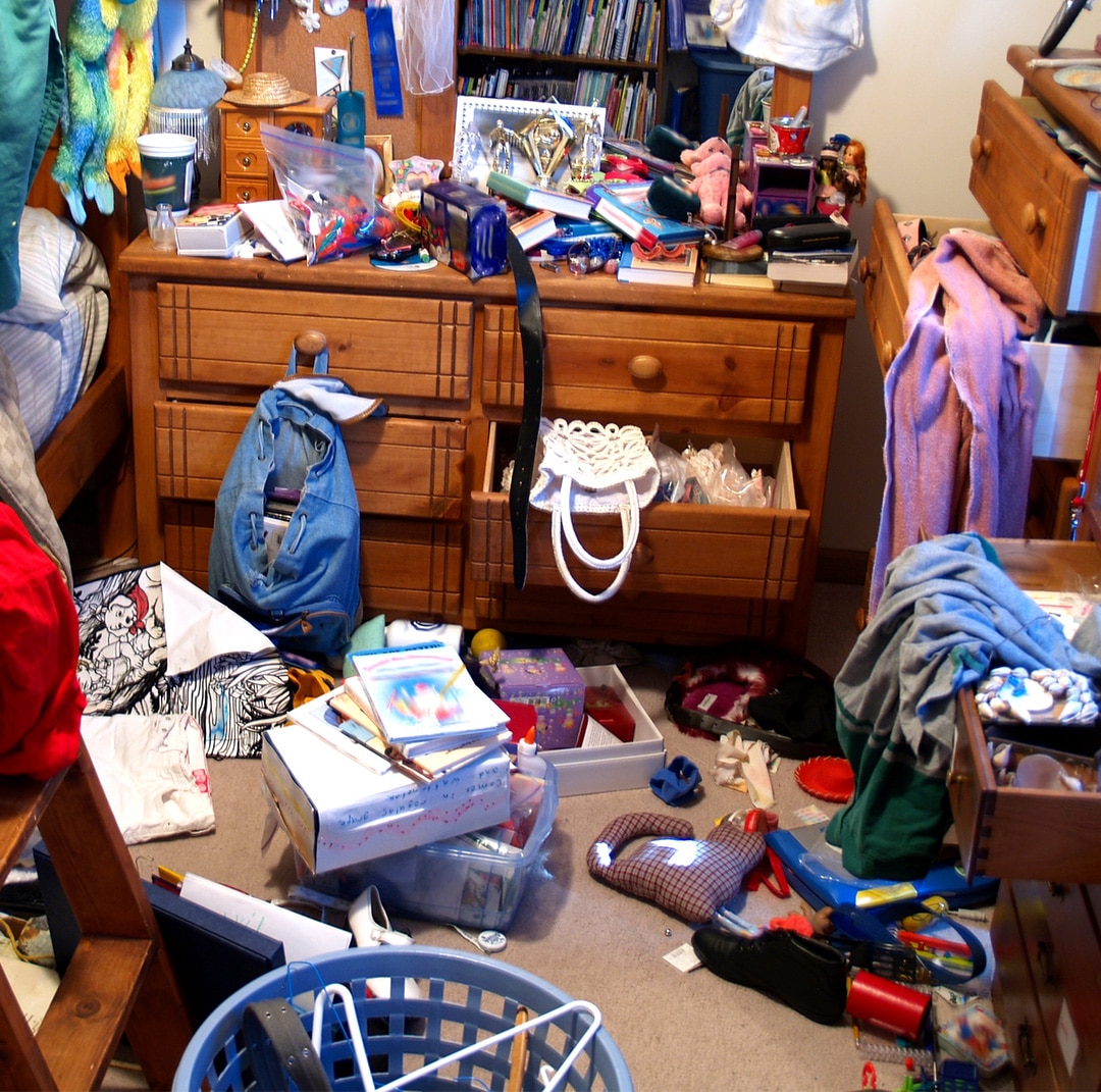 Cluttered mother off grid