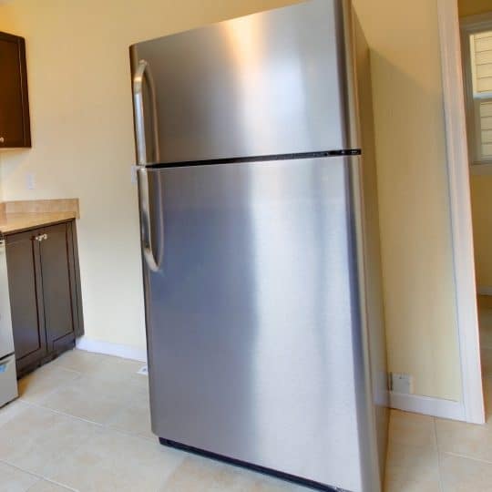 Fridge Removal: How to Make Money off your Old Appliance