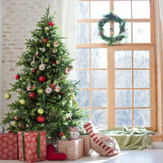 Get Rid of Your Unwanted Holiday Decorations the Right Way